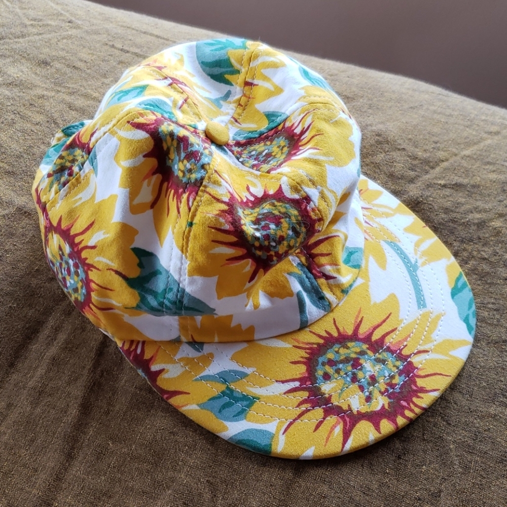 🌻 American Apparel Sunflower Hat